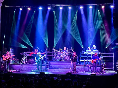 kansas-live-in-monterey_500